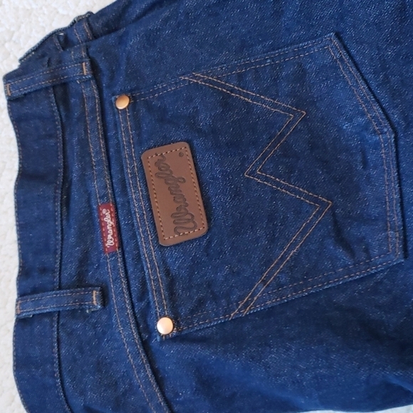 Wrangler 31 Relaxed Fit bootcut jeans - Picture 2 of 8